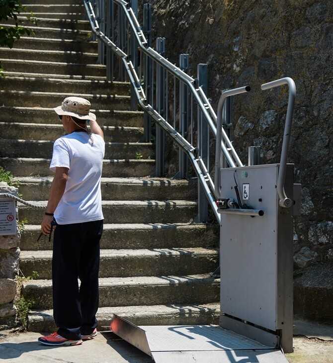 Αποκαταστάθηκε προσωρινά η βλάβη στο αναβατόριο της Ακρόπολης