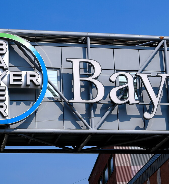 Η Bayer θα πληρώσει πάνω από 10 δισ. δολάρια σε υποθέσεις για το ζιζανιοκτόνο που κατηγορείται ως καρκινογόνο