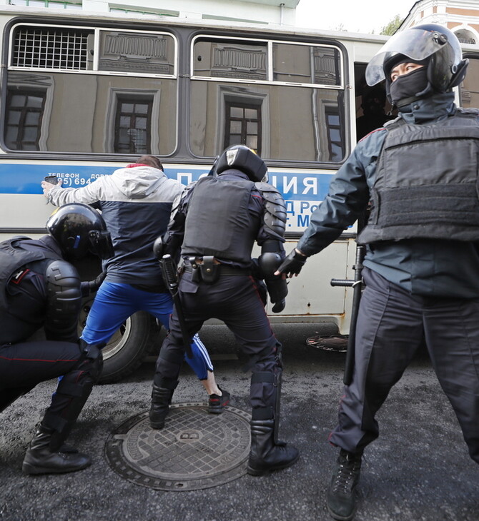 Κρεμλίνο: «Δικαιολογημένη» η αντίδραση της αστυνομίας στις διαδηλώσεις