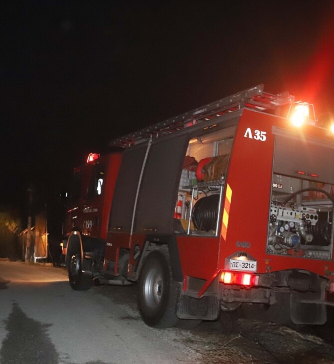 Αχαΐα: Μεγάλη φωτιά στη Στροφυλιά - Δυνατοί άνεμοι πνέουν στην περιοχή