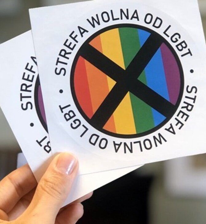 Πολωνία: Το συντηρητικό Gazeta Polska διένειμε τελικά τα χυδαία ομοφοβικά αυτοκόλλητα