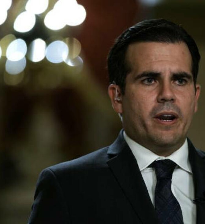Πουέρτο Ρίκο: Παραιτήθηκε ο κυβερνήτης Ρικάρντο Ρουσέλιο μετά τις αποκαλύψεις για σεξιστικά και ομοφοβικά σχόλια