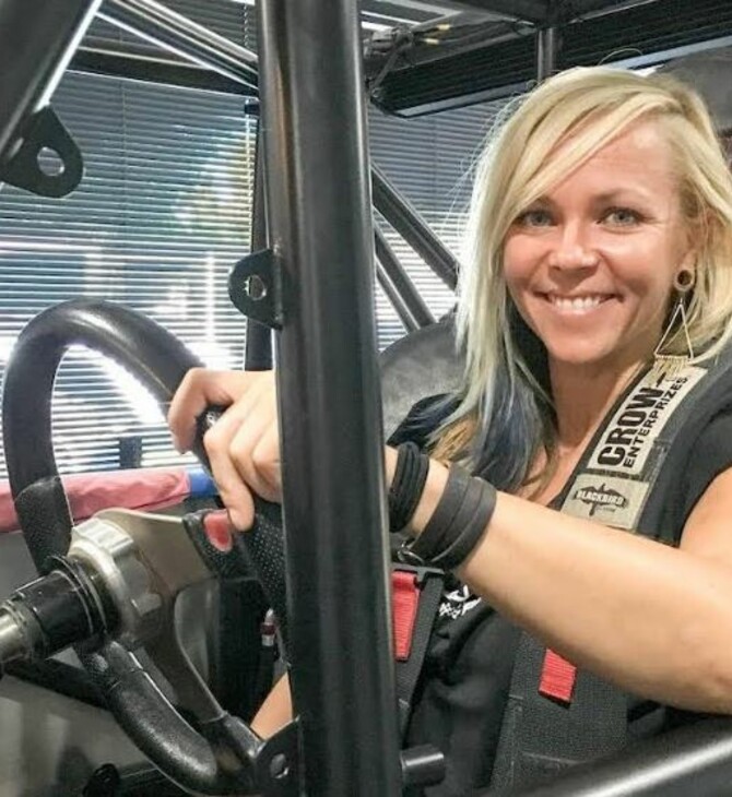 Νεκρή σε τροχαίο η γρηγορότερη γυναίκα οδηγός στον κόσμο - Θέλησε να καταρρίψει το ρεκόρ της