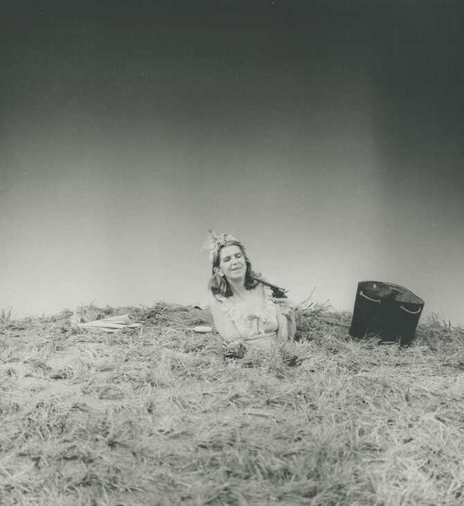 Η Βάσω Μανωλίδου στις "Ευτυχισμένες Μέρες" του Samuel Beckett (1980)