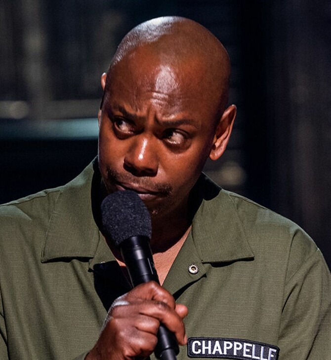 Dave Chappelle στο Netflix: «Το LGBTQ είναι ένα αμάξι που το οδηγούν πάντα οι G»