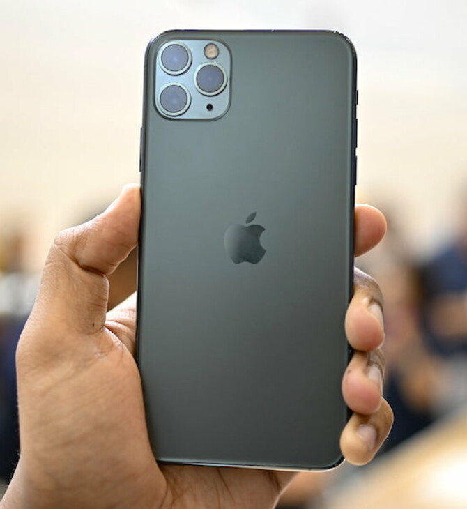 Τα νέα iPhone 11 εξαντλήθηκαν στην Ελλάδα από την πρώτη ημέρα