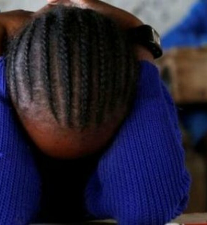 Κένυα: Μαθήτρια αυτοκτόνησε γιατί την αποκάλεσαν «βρώμικη» επειδή είχε περίοδο