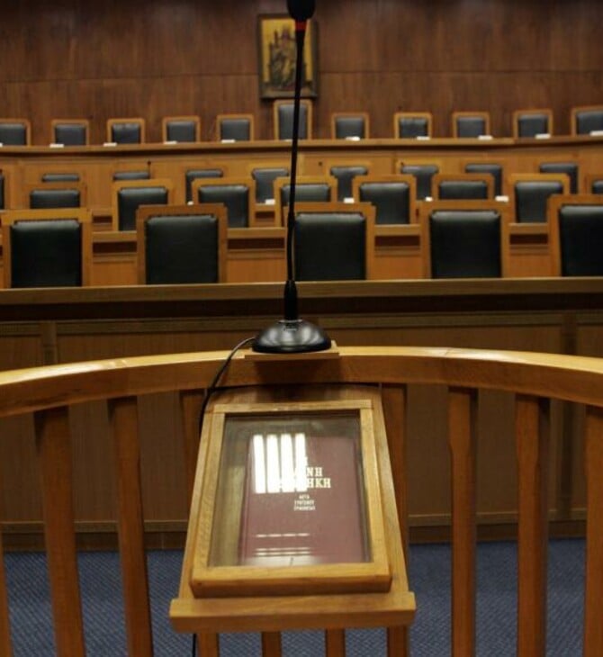 Ρόδος: Ηχογραφούσε με το κινητό της στο δικαστήριο - Καταδικάστηκε επιτόπου σε φυλάκιση