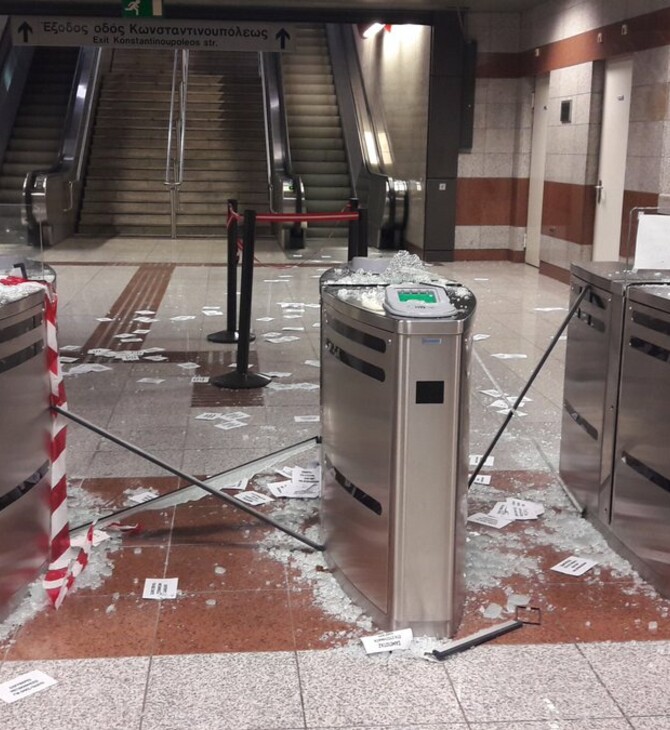 «Καταδρομική επίθεση» στο μετρό στον Κεραμεικό - Τα έσπασαν και έφυγαν