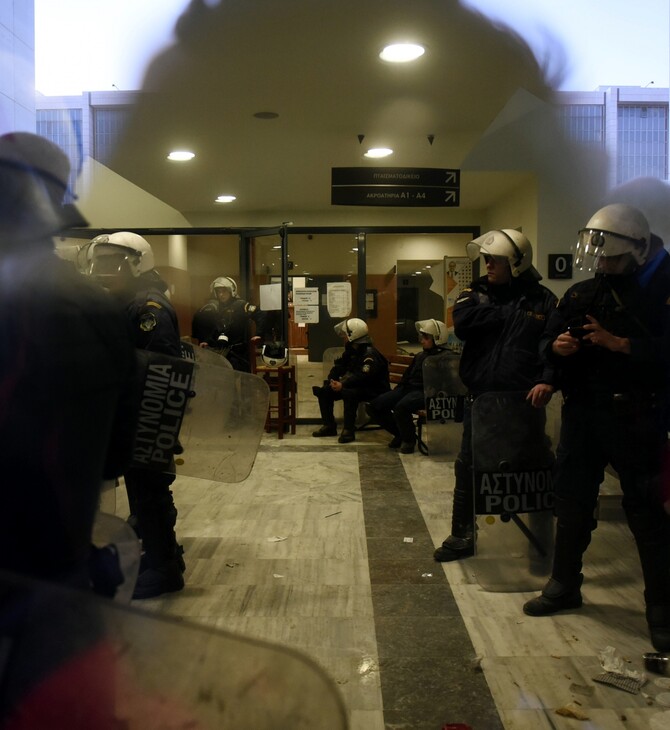 Ειρηνοδικείο: Ματαιώθηκαν δίκες λόγω των χημικών που έπεσαν την Τετάρτη