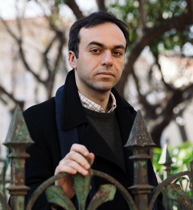 Ο καθηγητής Χάρης Μυλωνάς εξηγεί γιατί η πραγματικότητα των ΗΠΑ έχει ξεπεράσει το σενάριο του «House of Cards»