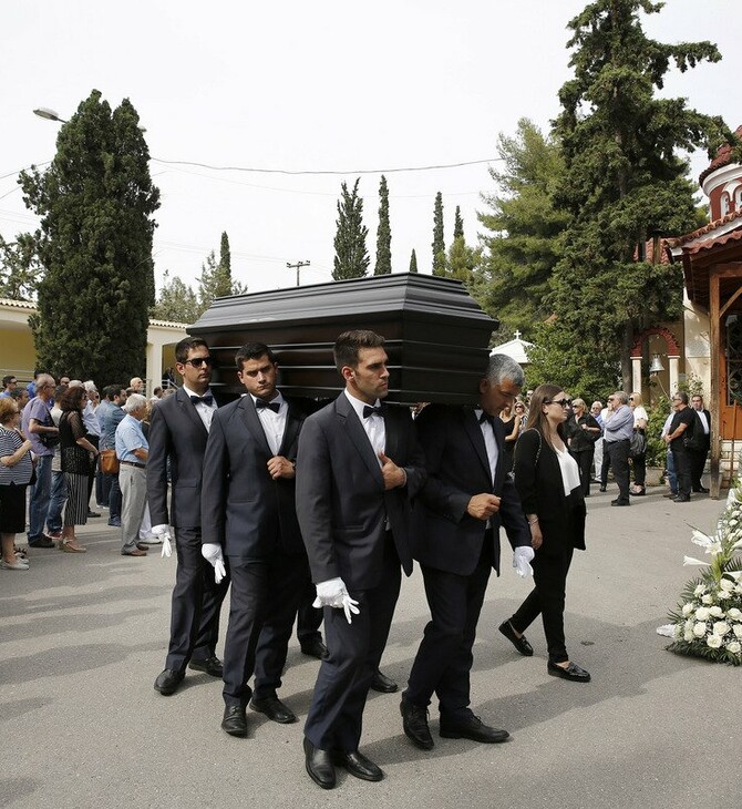 Οι θρύλοι του '87 στην κηδεία του Κώστα Πολίτη - Φασούλας, Γιαννάκης και τα αστέρια του Εurobasket αποχαιρέτησαν τον προπονητή τους