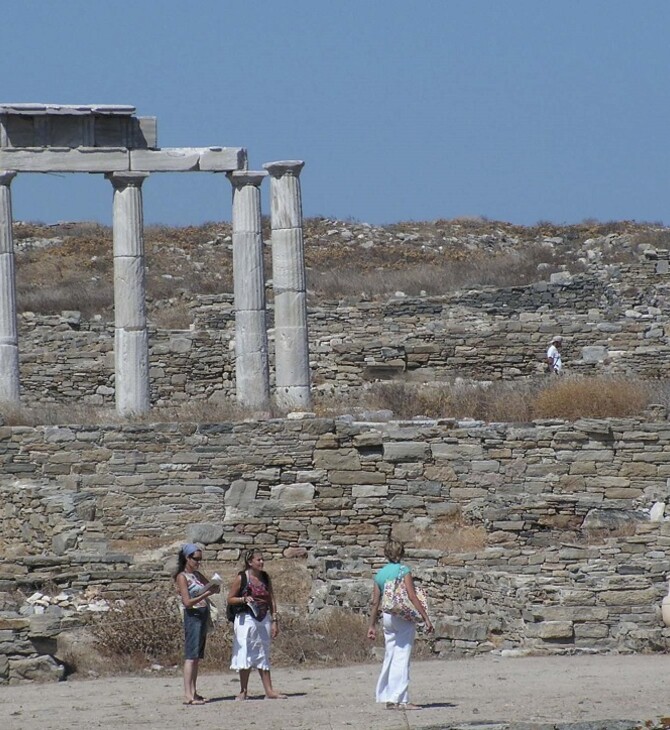 Σε «ανοιχτό μουσείο» μετατρέπεται η Δήλος - Έργα αναστήλωσης 4,5 εκατ. ευρώ στο νησί του Απόλλωνα