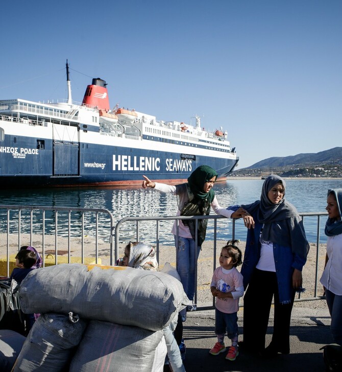 Αυστηροποιείται το καθεστώς χορήγησης ΑΜΚΑ σε μετανάστες - Οι αντιδράσεις