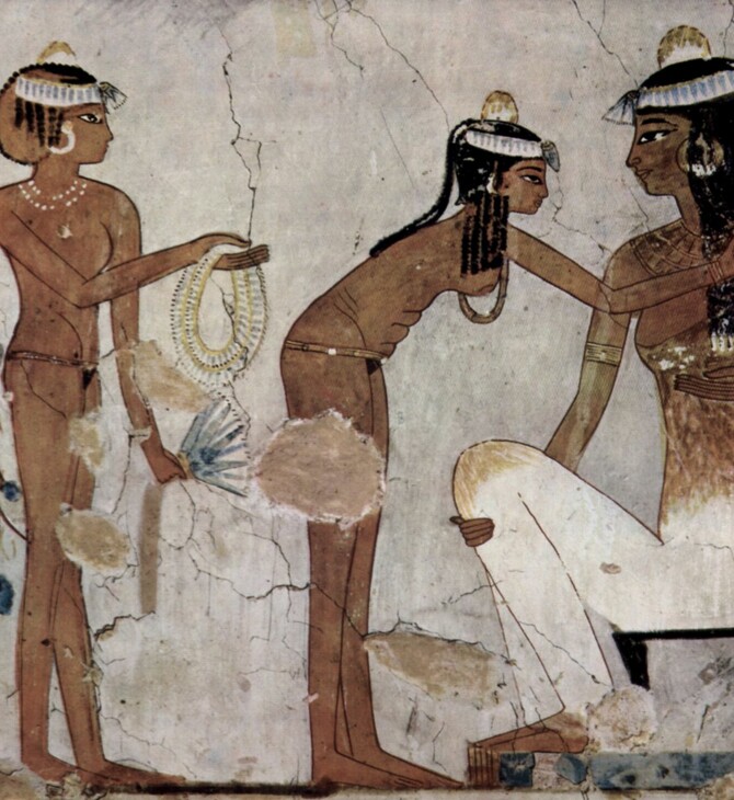 Το μυστήριο με τους κώνους στα κεφάλια των Αιγυπτίων που απεικονίζονται σε αρχαία ιερογλυφικά