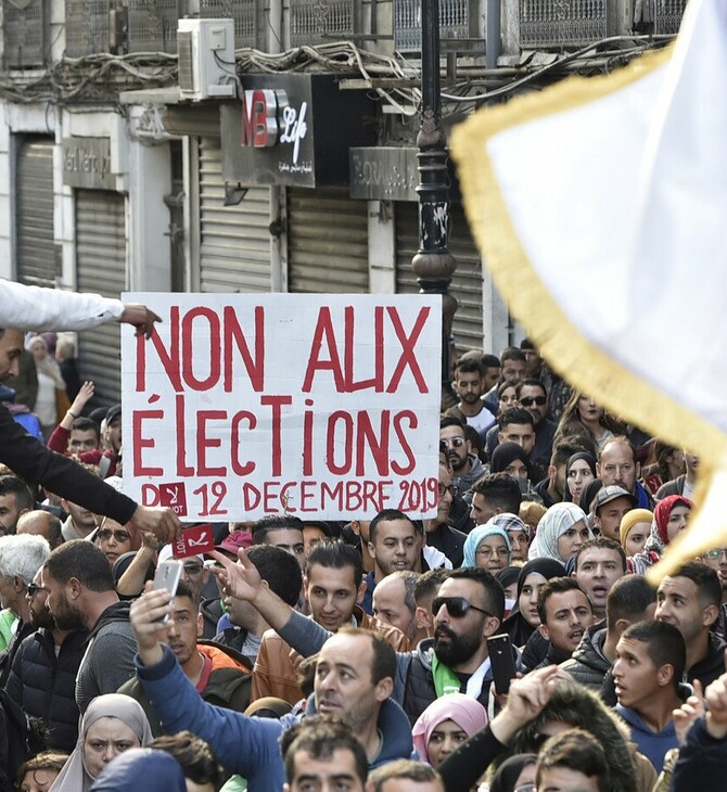 Το χρονικό των εξελίξεων στην Αλγερία από τον σκηνοθέτη Karim Moussaoui