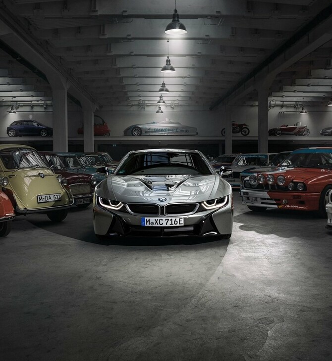 BMW i8: Το «Batmobile» που έδειξε το δρόμο προς το μέλλον