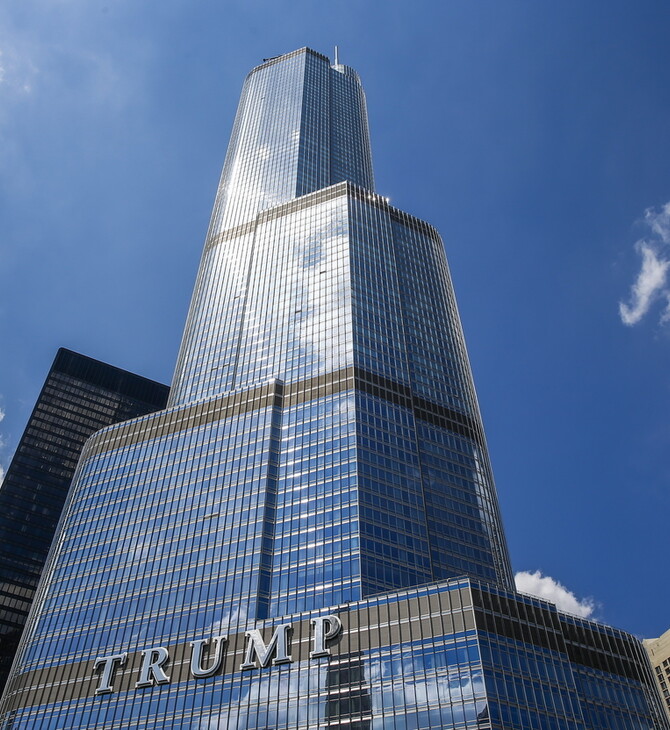 Σικάγο: Άνδρας απειλεί να πέσει από τον πύργο του Τραμπ - Θέλει να μιλήσει στον πρόεδρο των ΗΠΑ [BINTEO]