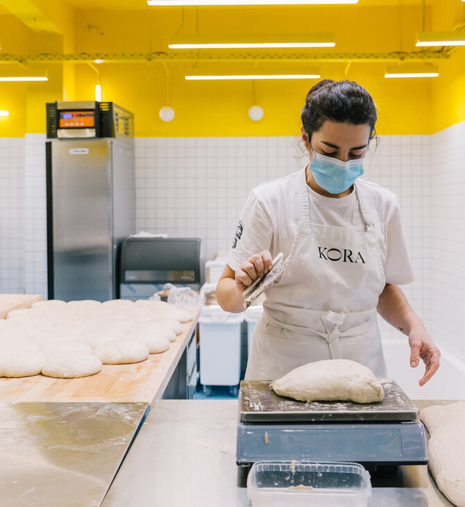 Ξέχνα τις προκάτ μπαγκέτες: Στο «Kora» θα βρεις αληθινό ψωμί με προζύμι
