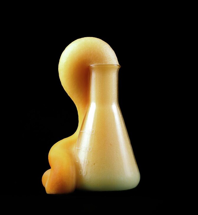 Τι είναι το elephant's toothpaste;