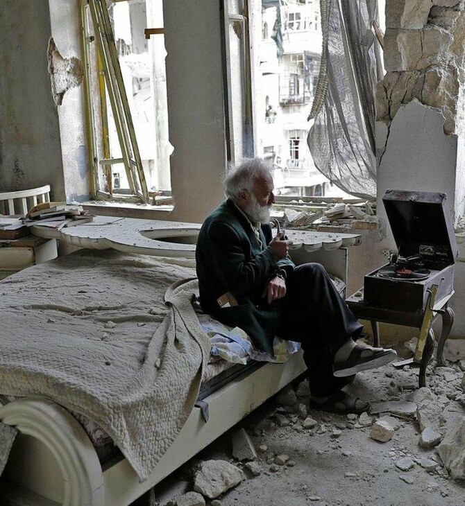 Οι εκτοπισμένοι Σύριοι επιστρέφουν στα κατεστραμμένα τους σπίτια στην Idlib