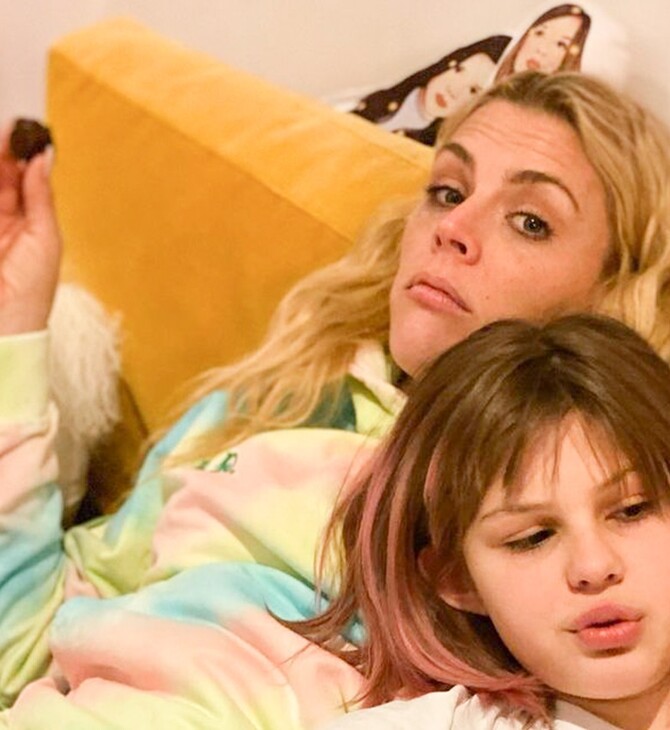 Η Busy Philipps αποκάλυψε πως το 12χρονο παιδί της είναι γκέι: «Θέλει την αντωνυμία των non-binary»