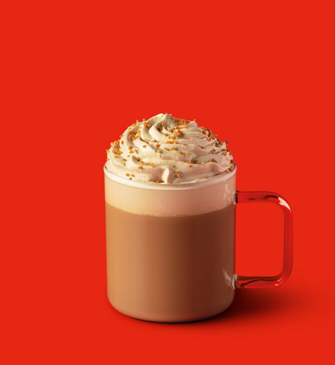 Μοιραστείτε την χαρά των εορτών με αγαπημένες και νέες γεύσεις στα κόκκινα ποτήρια των Starbucks