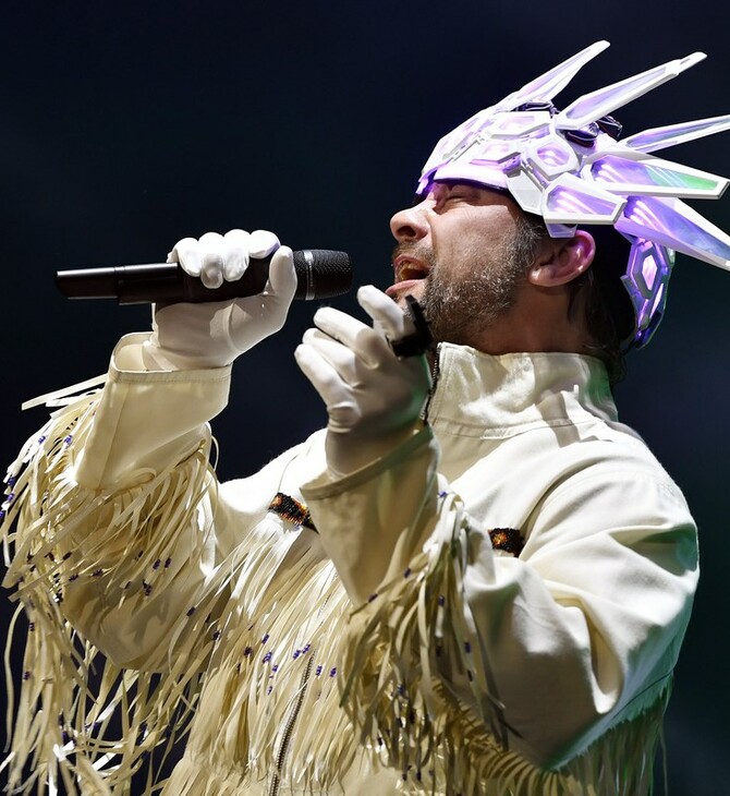 Ο τραγουδιστής των Jamiroquai ξεκαθαρίζει πως ο «Βίκινγκ» στο Καπιτώλιο δεν ήταν αυτός
