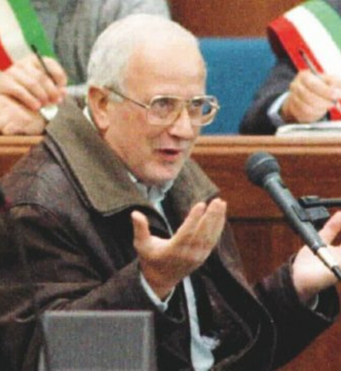 Πέθανε ο Ραφαέλε Κούτολο, πανίσχυρος νονός της Καμόρα - Έδινε εντολές μέσα από τη φυλακή