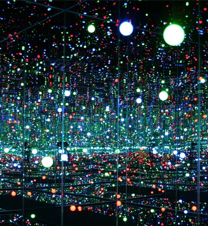 Ο παράξενος, εκθαμβωτικός κόσμος της Yayoi Kusama