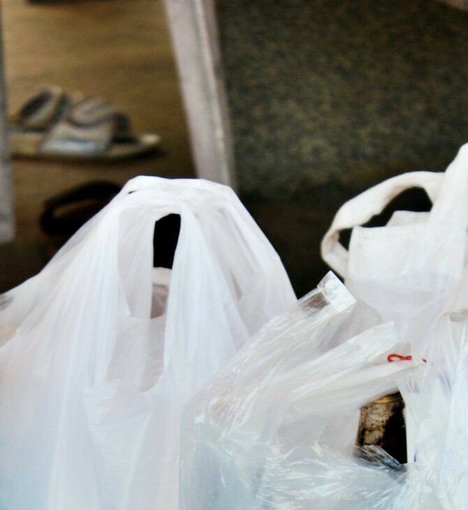 ΙΕΛΚΑ: Μείωση 99,9% της χρήσης λεπτής πλαστικής σακούλας στα σούπερ μάρκετ