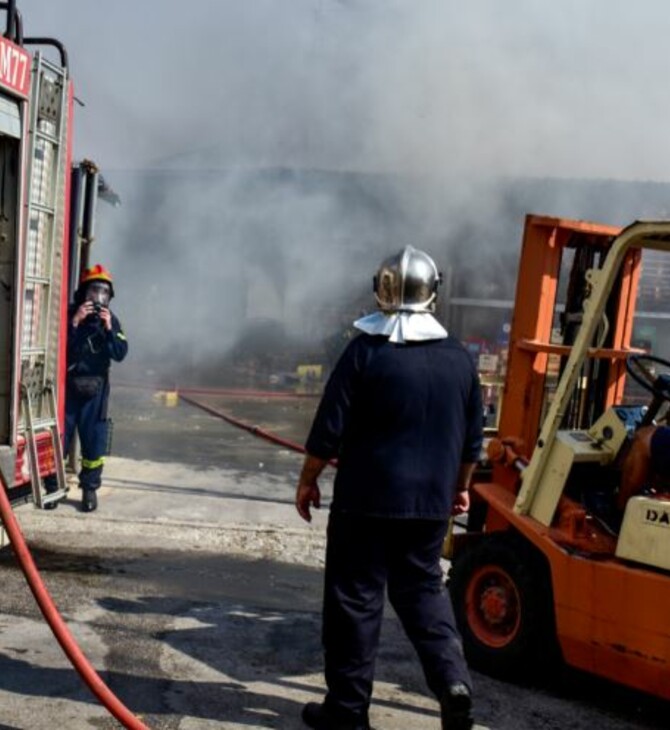 Ισχυρή δύναμη της Πυροσβεστικής για φωτιά στο Λαύριο