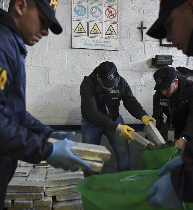 Αργεντινή: Έκρυβαν κοκαΐνη μέσα σε πλαστικούς φαλλούς