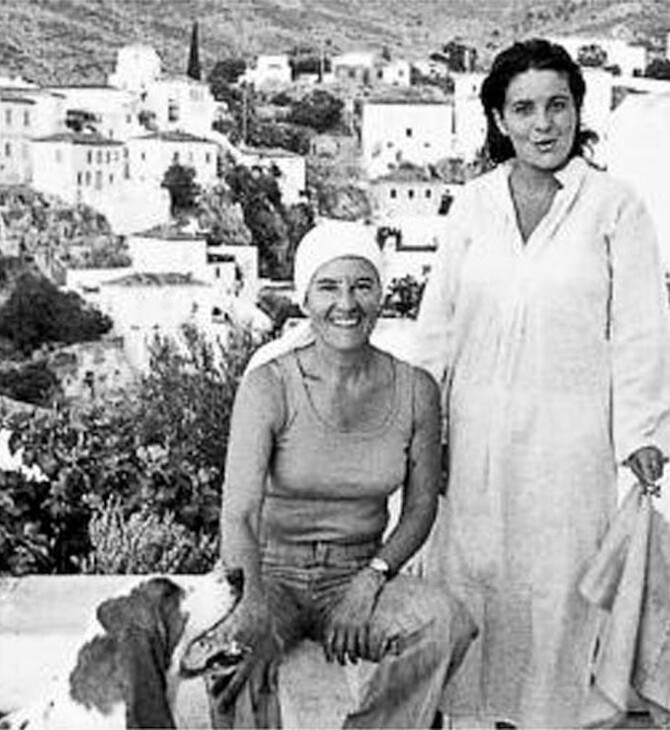 Λυμπεράκη – Καραπάνου: «Στην Ύδρα κατάλαβα πόσο συνυφασμένες ήταν η ζωή και η λογοτεχνία γι' αυτές τις δύο γυναίκες»