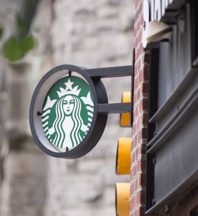 Επική κόντρα - Η Starbucks μπλοκάρει το πορνό στα καταστήματά της και το YouPorn τον καφέ της στα γραφεία του