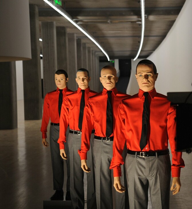 Από τους Kraftwerk στους Chemical Brothers: Μια μεγάλη έκθεση για την ηλεκτρονική μουσική στο Μουσείο Design του Λονδίνου