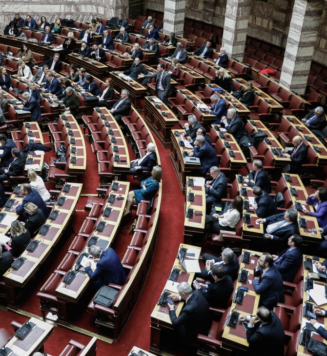Βουλή: Υπερψηφίστηκε το άρθρο για την ισοδυναμία των πτυχίων κολεγίων - Θύελλα αντιδράσεων