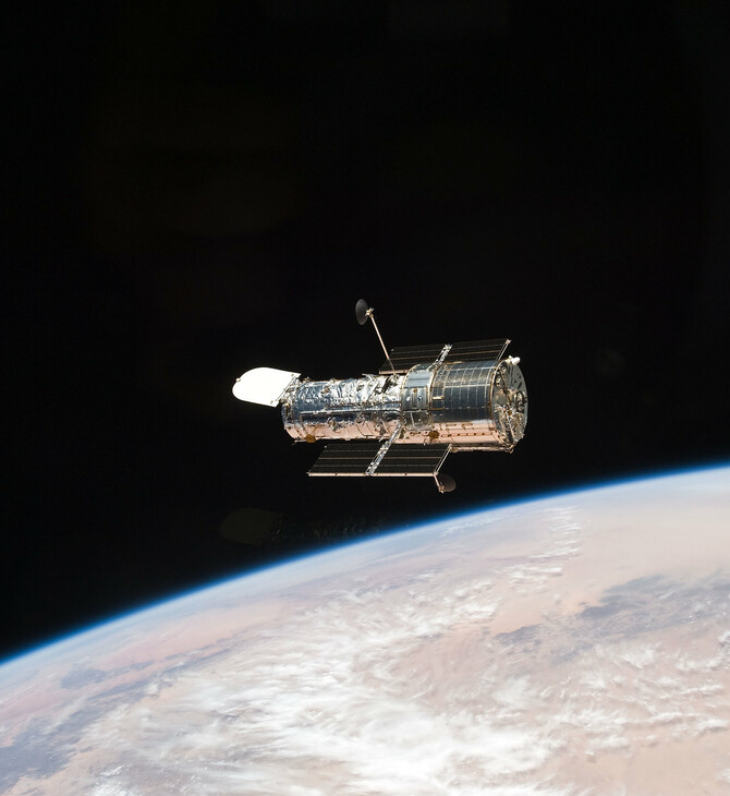 Το διαστημικό τηλεσκόπιο Hubble παρακολουθεί τις εποχές να εναλλάσσονται στον Κρόνο 