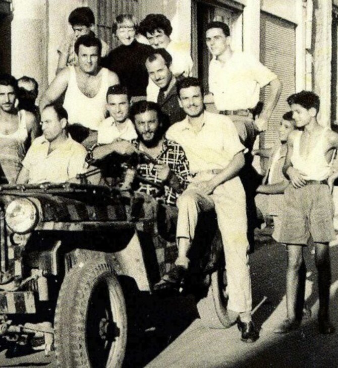 Ένα αθηναϊκό πάρτι στην Ιπτάμενη Παράγκα του Σίμου του Υπαρξιστή, τον Φεβρουάριο του 1953
