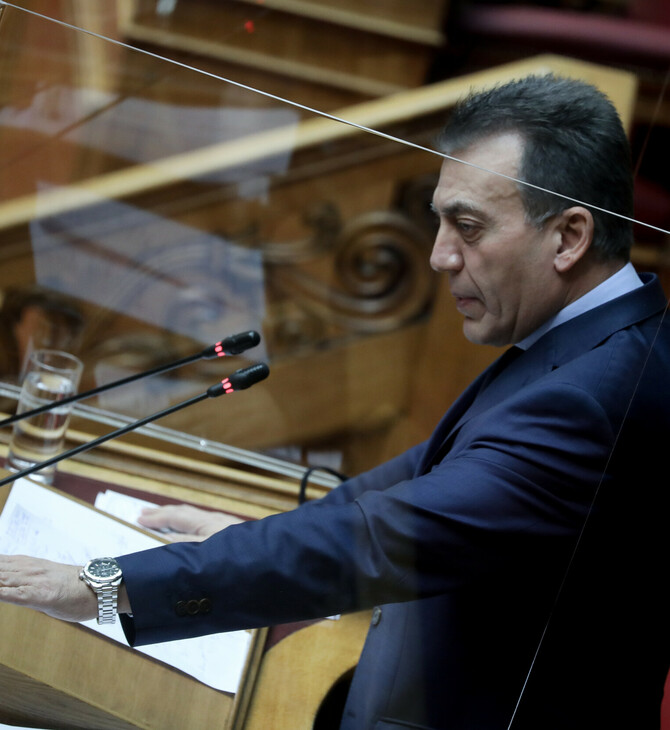 Βρούτσης: «Ήρθε στο υπουργείο με μπράβους και κλωτσούσε πόρτες»- ΣΥΡΙΖΑ: Ο Μητσοτάκης δεν μπορεί να σιωπά