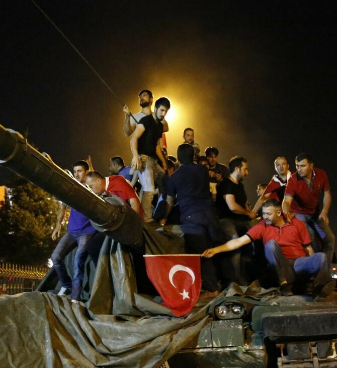Τουρκία: Ισόβια σε 22 απόστρατους στρατιωτικούς για το αποτυχημένο πραξικόπημα