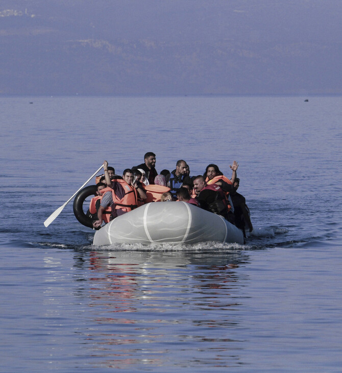 Βάρκα με πρόσφυγες