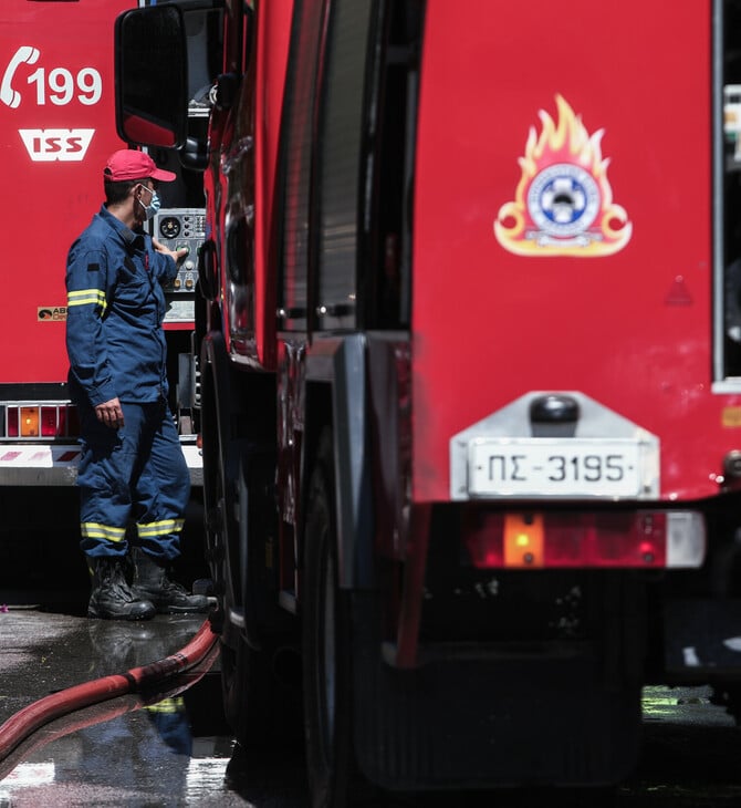 Υπό έλεγχο η φωτιά στην Άνω Νεάπολη Νίκαιας- Συνελήφθη 26χρονος για εμπρησμό από αμέλεια