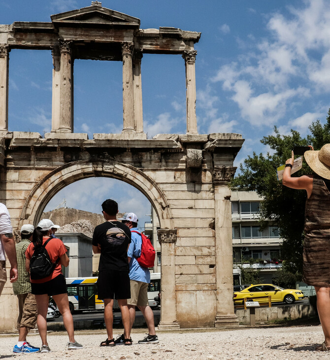 Προνόμια σε εμβολιασμένους: Τι είναι το «γαλλικό μοντέλο» που θα εφαρμοστεί στην Ελλάδα