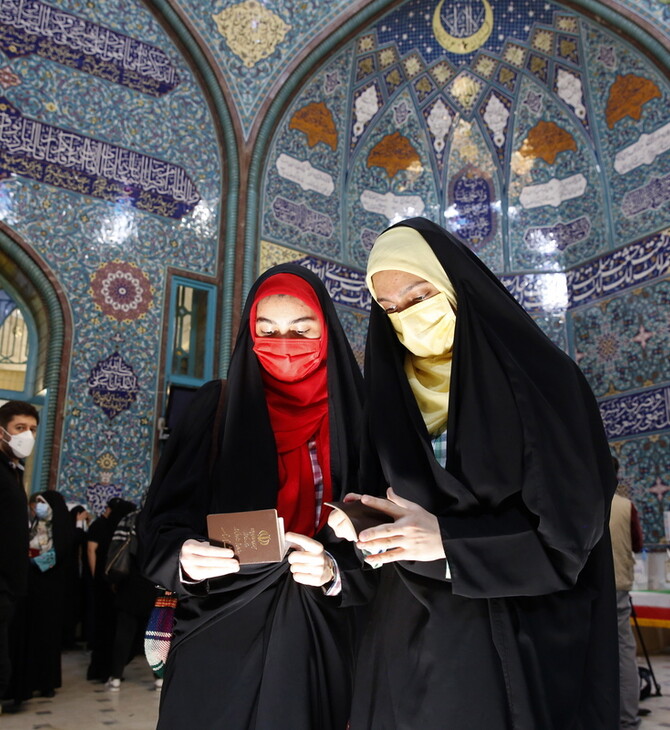 Ιράν: Ο Ροχανί προειδοποιεί για πέμπτο κύμα κορωνοϊού- Η μετάλλαξη Δέλτα έχει εξαπλωθεί