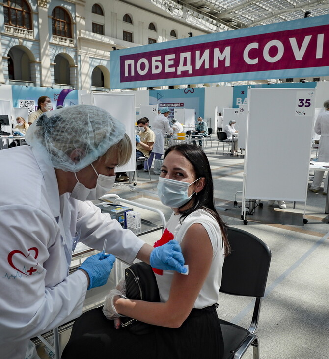 Ρωσική εκκλησία: Η άρνηση εμβολιασμού είναι αμαρτία