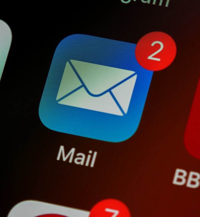 Τα ΕΛΤΑ προειδοποιούν για απάτη με e-mail και SMS: Ποια μηνύματα να αγνοήσετε