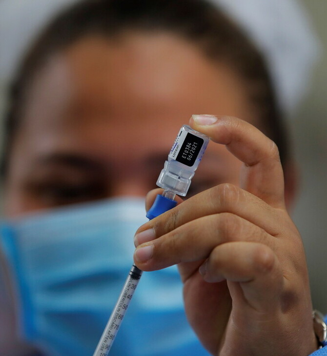 Μετάλλαξη Δέλτα: Το Ισραήλ ξεκινά τη χορήγηση 3ης δόσης του εμβολίου - Ποιους αφορά