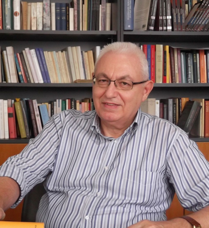 Ιωάννης Καζάζης: Απαγχονισμένος βρέθηκε ο πρόεδρος του Κέντρου Ελληνικής Γλώσσας