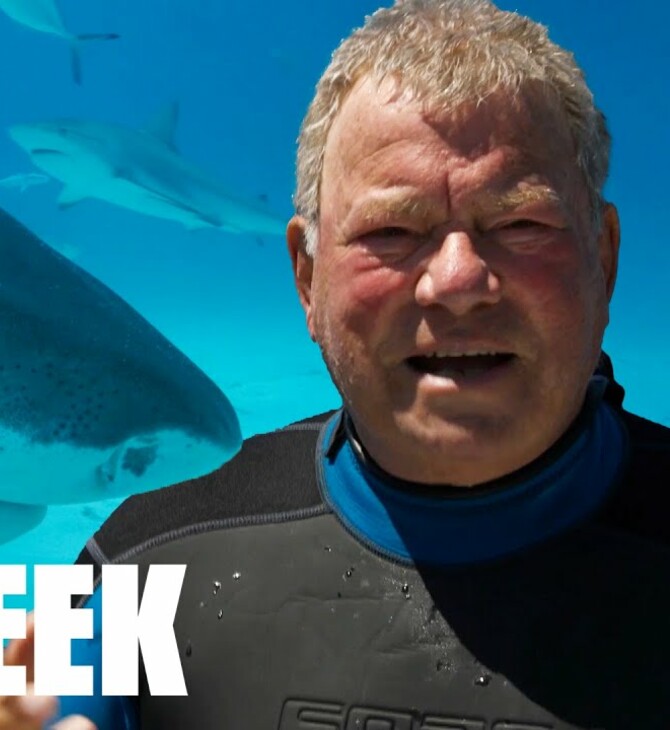 Ο Γουίλιαμ Σάτνερ ξεπέρασε στα 90 του τον φόβο για τους καρχαρίες- Κολύμπησε μαζί τους (Βίντεο)